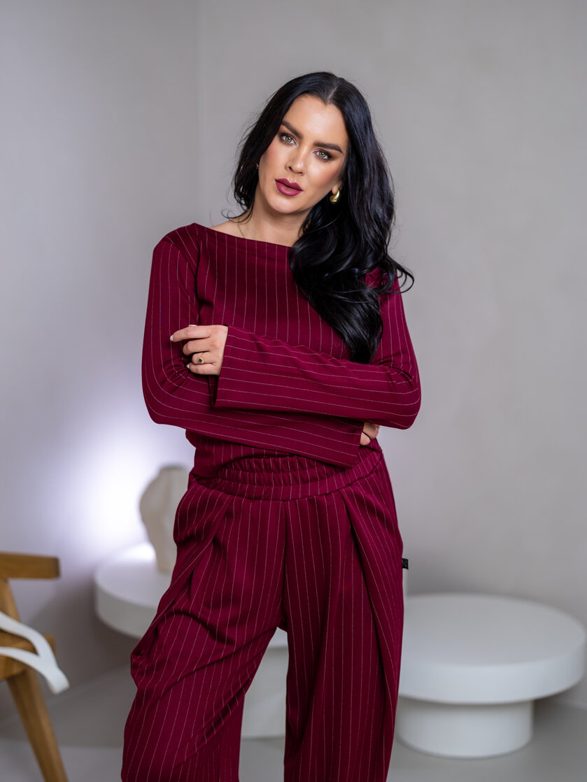 TOP “ANNETTE” - LODIČKOVÝ VÝSTRIH, ROZŠÍRENÉ RUKÁVY