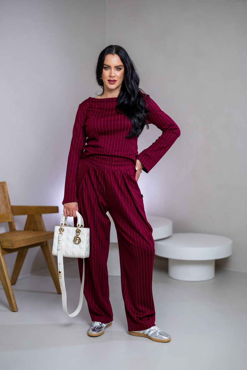 TOP “ANNETTE” - LODIČKOVÝ VÝSTRIH, ROZŠÍRENÉ RUKÁVY