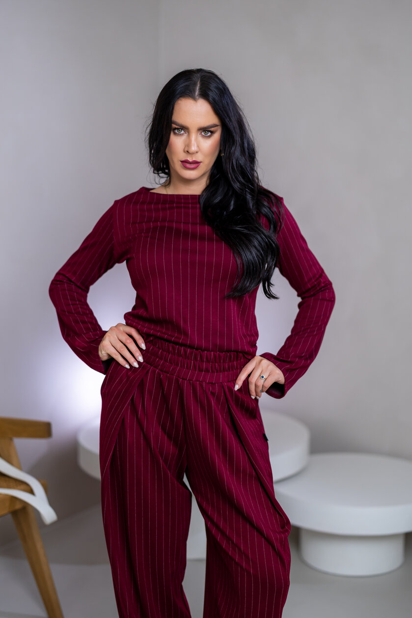 TOP “ANNETTE” - LODIČKOVÝ VÝSTRIH, ROZŠÍRENÉ RUKÁVY