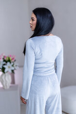 TOP “ANNETTE” - LODIČKOVÝ VÝSTRIH, ROZŠÍRENÉ RUKÁVY