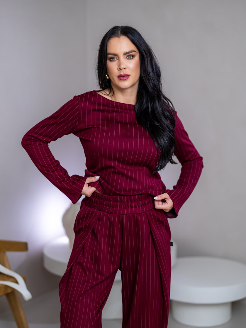 TOP “ANNETTE” - LODIČKOVÝ VÝSTRIH, ROZŠÍRENÉ RUKÁVY