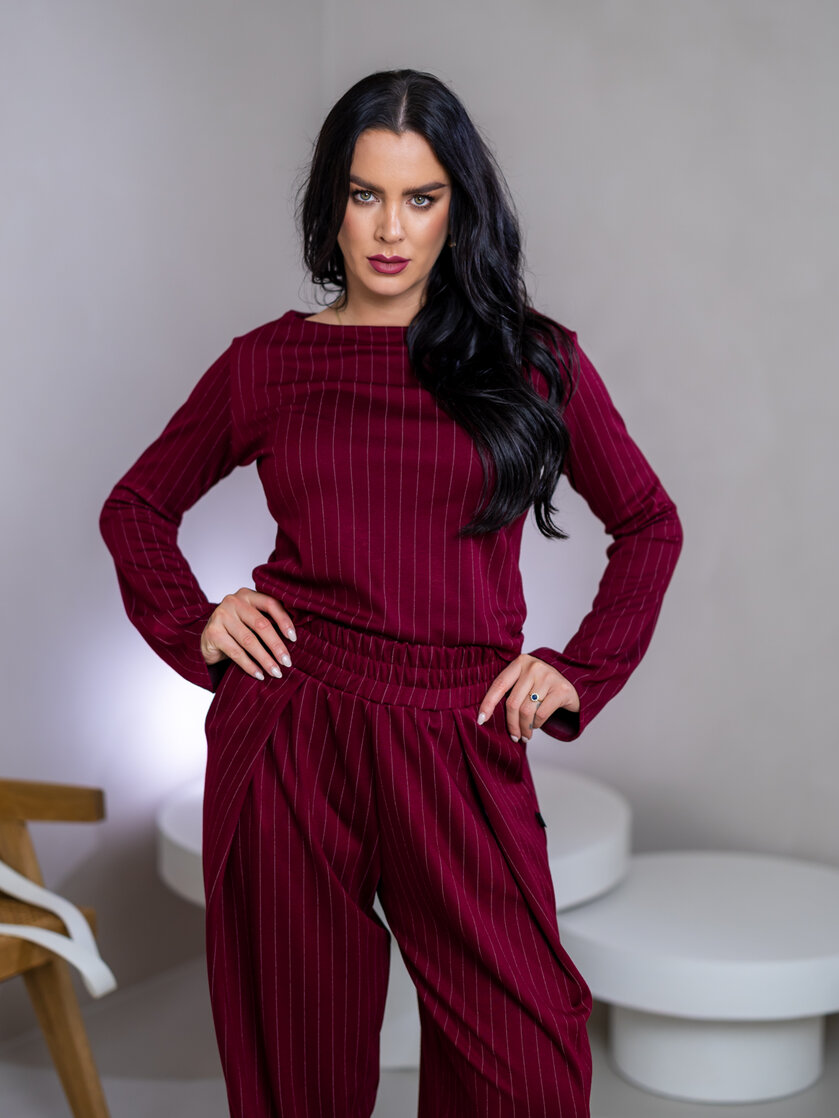 TOP “ANNETTE” - LODIČKOVÝ VÝSTRIH, ROZŠÍRENÉ RUKÁVY