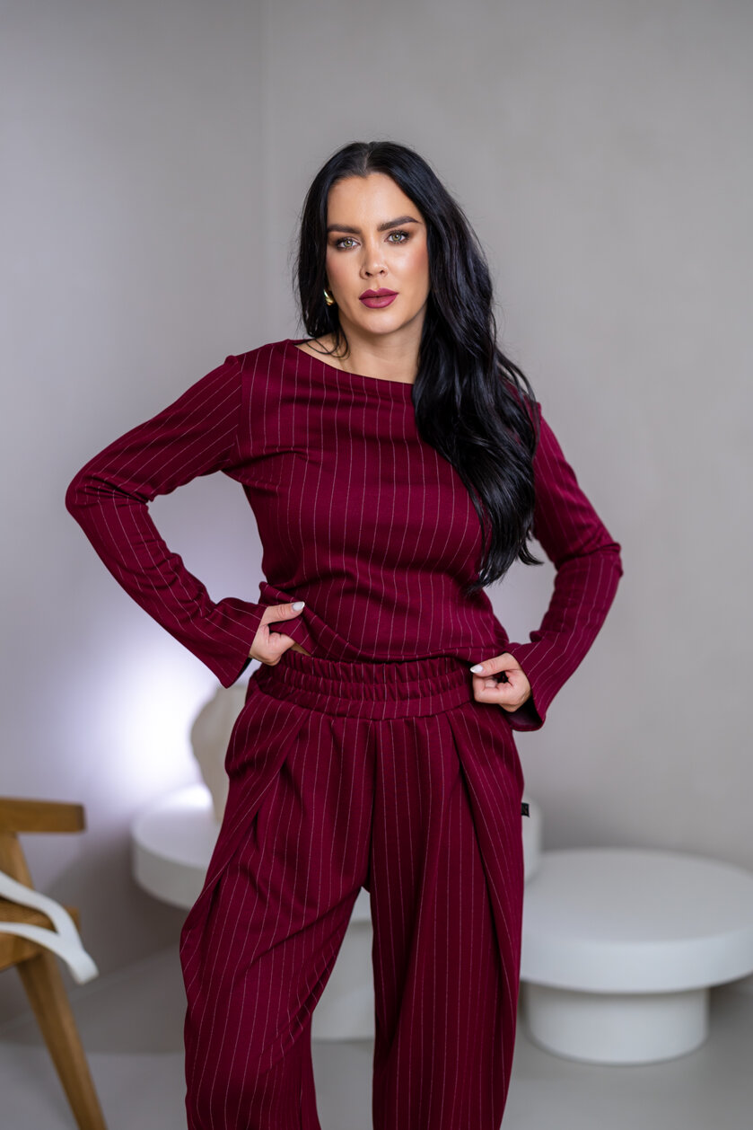 TOP “ANNETTE” - LODIČKOVÝ VÝSTRIH, ROZŠÍRENÉ RUKÁVY