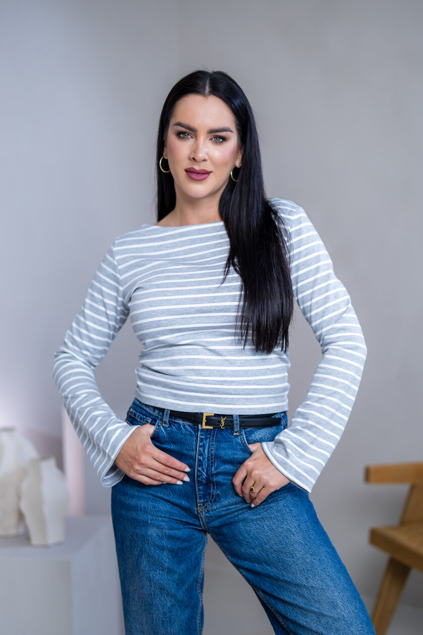 TOP “ANNETTE” - LODIČKOVÝ VÝSTRIH, ROZŠÍRENÉ RUKÁVY