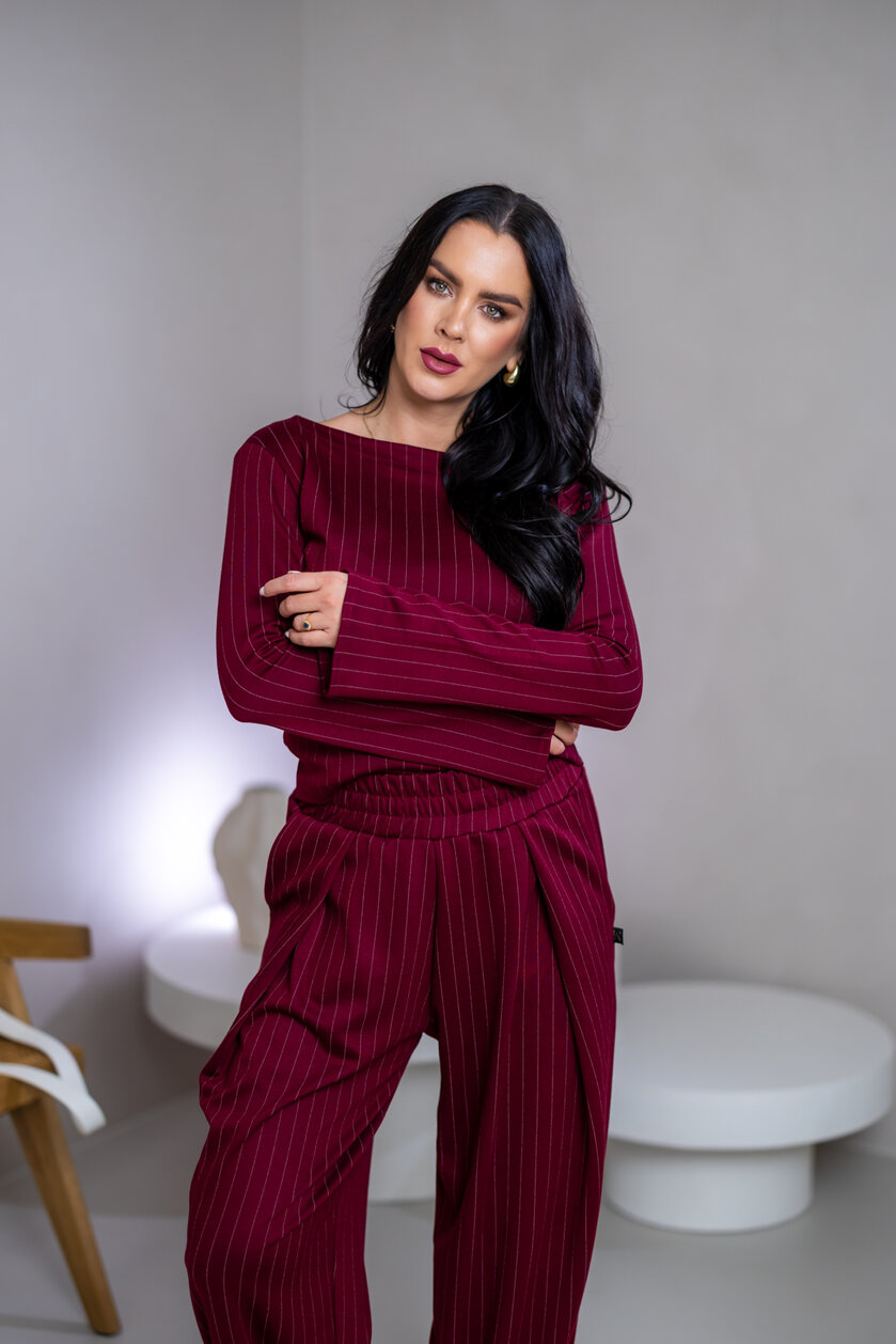 TOP “ANNETTE” - LODIČKOVÝ VÝSTRIH, ROZŠÍRENÉ RUKÁVY