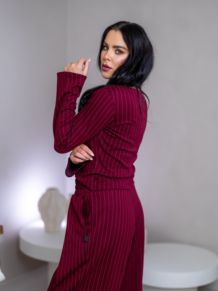 TOP “ANNETTE” - LODIČKOVÝ VÝSTRIH, ROZŠÍRENÉ RUKÁVY