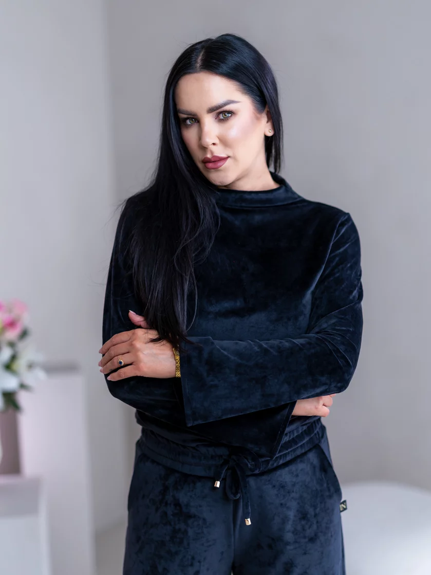 TOP “ANNETTE” - PRINECHANÝ STOJAČIK, ROZŠÍRENÉ RUKÁVY