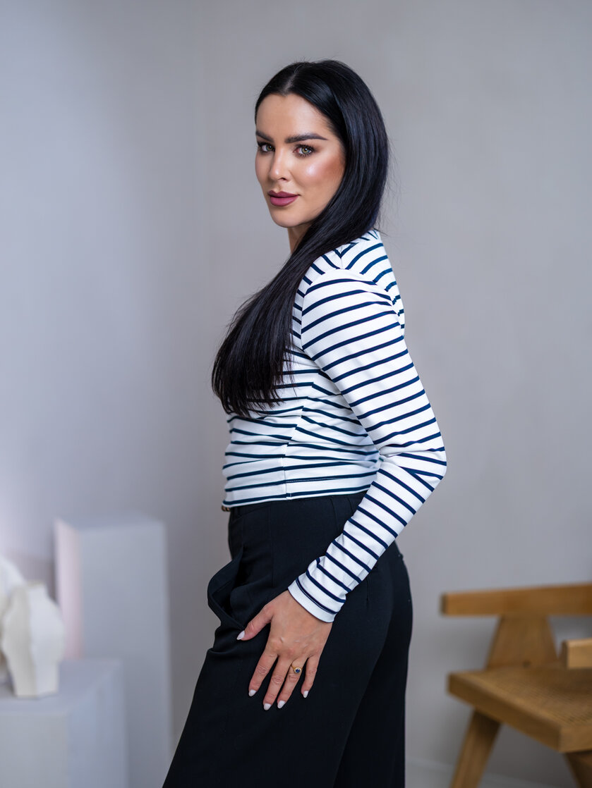 TOP “ANNETTE” - VÉČKOVÝ VÝSTRIH, PRILIEHAVÉ RUKÁVY