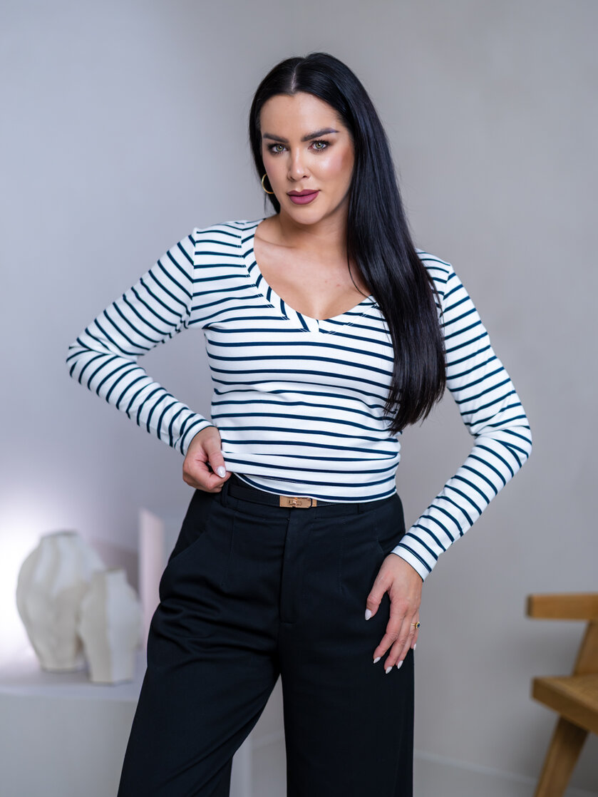 TOP “ANNETTE” - VÉČKOVÝ VÝSTRIH, PRILIEHAVÉ RUKÁVY