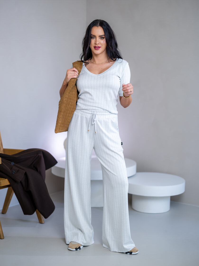 TOP “ANNETTE” - VÉČKOVÝ VÝSTRIH, PRILIEHAVÉ RUKÁVY