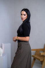 TOP “ANNETTE” - VÉČKOVÝ VÝSTRIH, PRILIEHAVÉ RUKÁVY