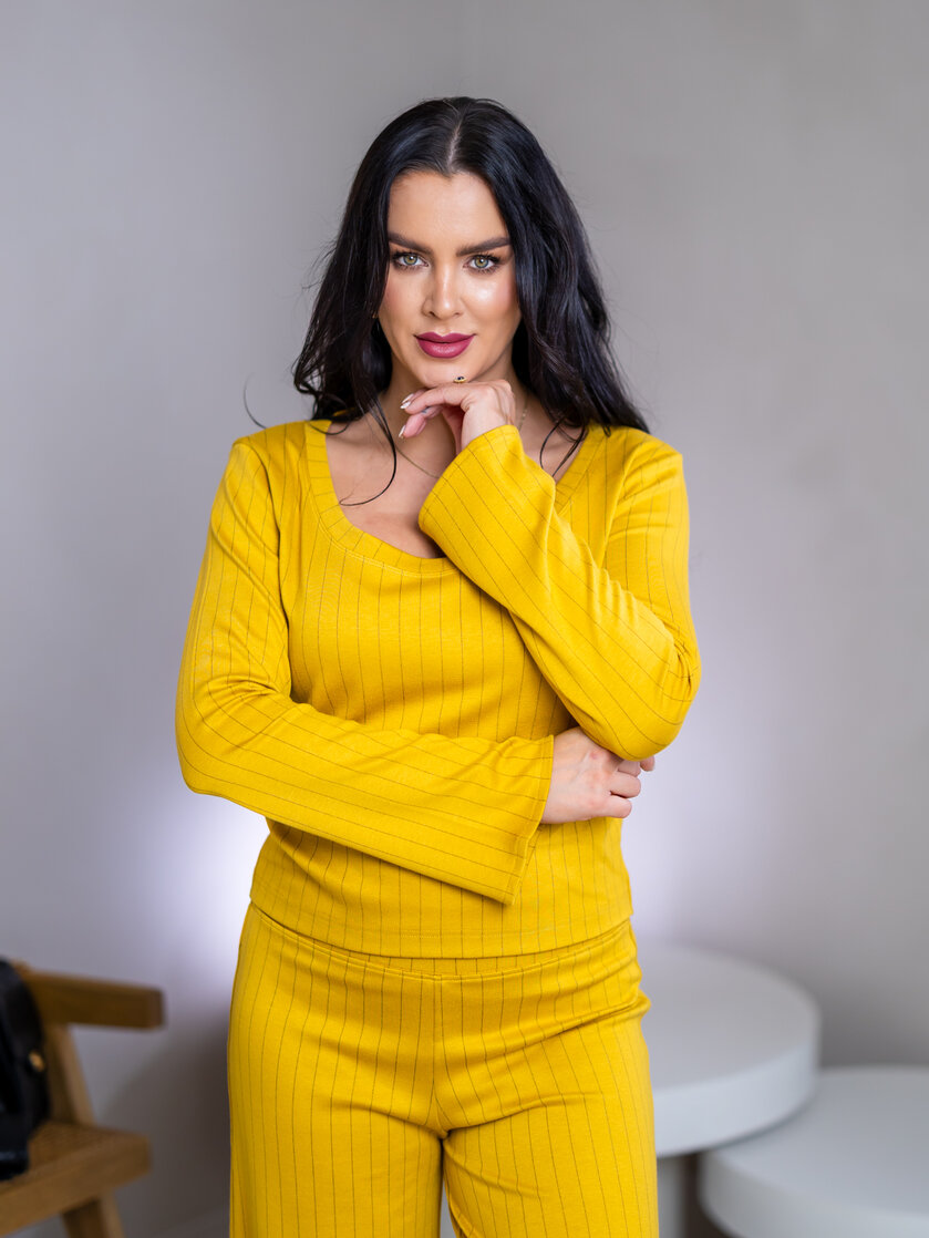 TOP “ANNETTE” - VEĽKÝ GUĽATÝ VÝSTRIH, ROZŠÍRENÉ RUKÁVY