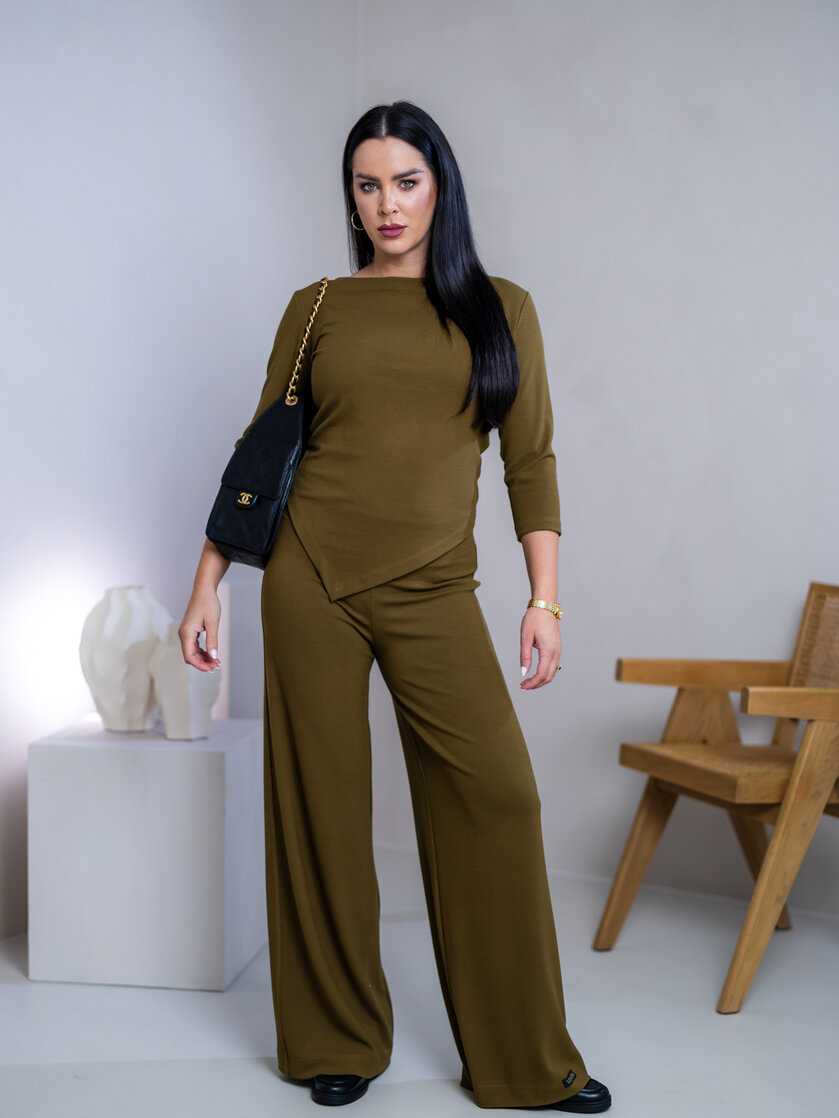 TOP “CAMILLA” - LODIČKOVÝ VÝSTRIH, PRILIEHAVÉ RUKÁVY