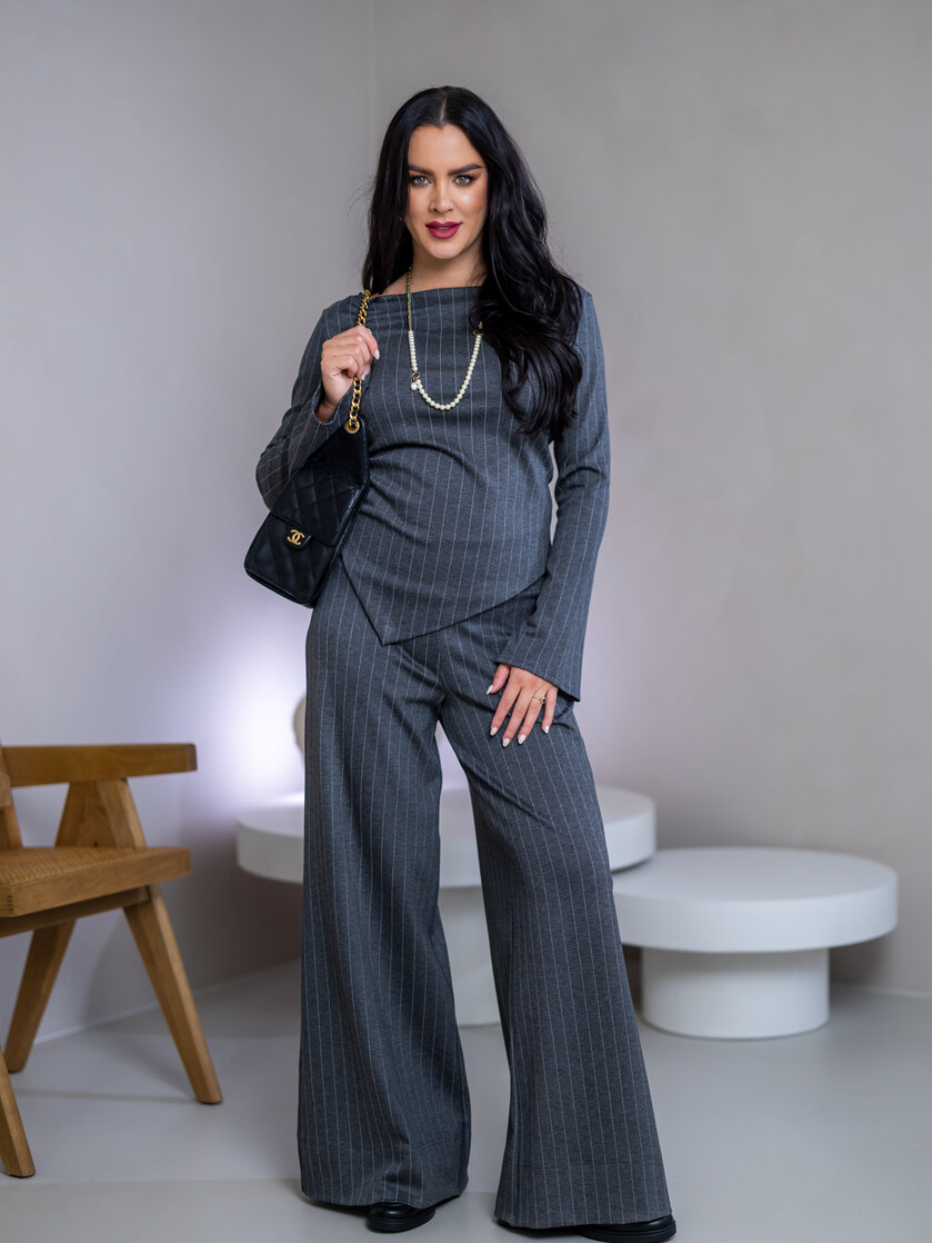 TOP “CAMILLA” - LODIČKOVÝ VÝSTRIH, ROZŠÍRENÉ RUKÁVY