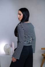 TOP “CAMILLA” - LODIČKOVÝ VÝSTRIH, ROZŠÍRENÉ RUKÁVY