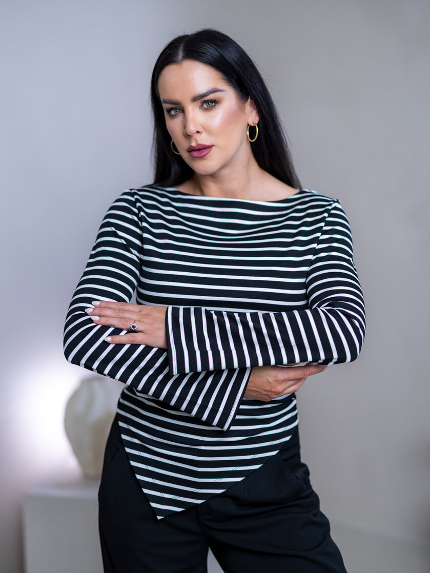 TOP “CAMILLA” - LODIČKOVÝ VÝSTRIH, ROZŠÍRENÉ RUKÁVY