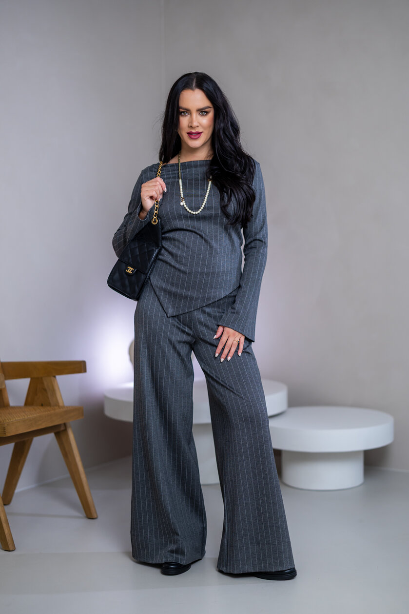 TOP “CAMILLA” - LODIČKOVÝ VÝSTRIH, ROZŠÍRENÉ RUKÁVY