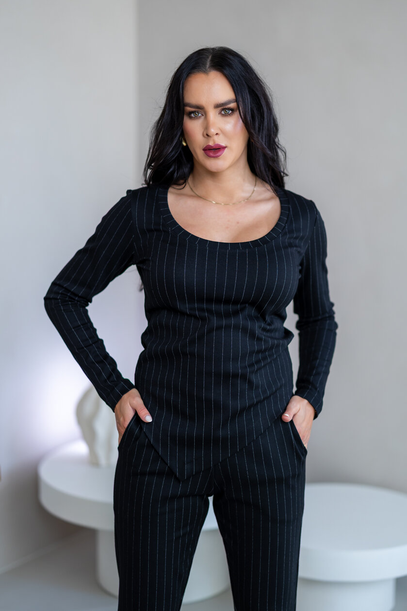 TOP “CAMILLA” - VEĽKÝ GUĽATÝ VÝSTRIH, PRILIEHAVÉ RUKÁVY