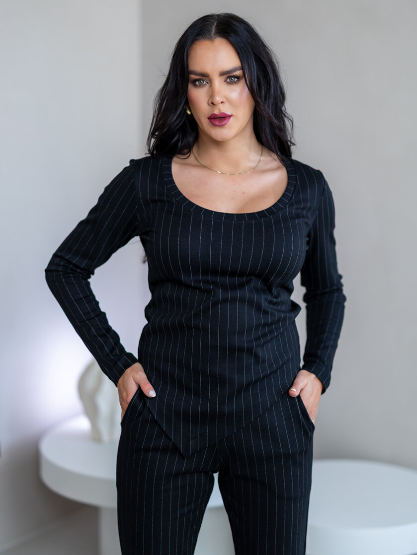 TOP “CAMILLA” - VEĽKÝ GUĽATÝ VÝSTRIH, PRILIEHAVÉ RUKÁVY