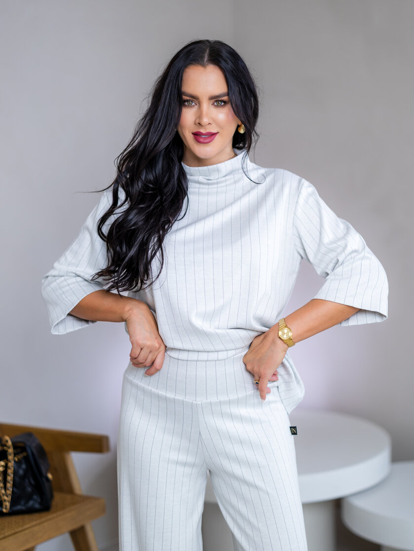 TOP “ELIZABETH” S PRINECHANÝM STOJAČIKOM A 3/4 RUKÁVMI