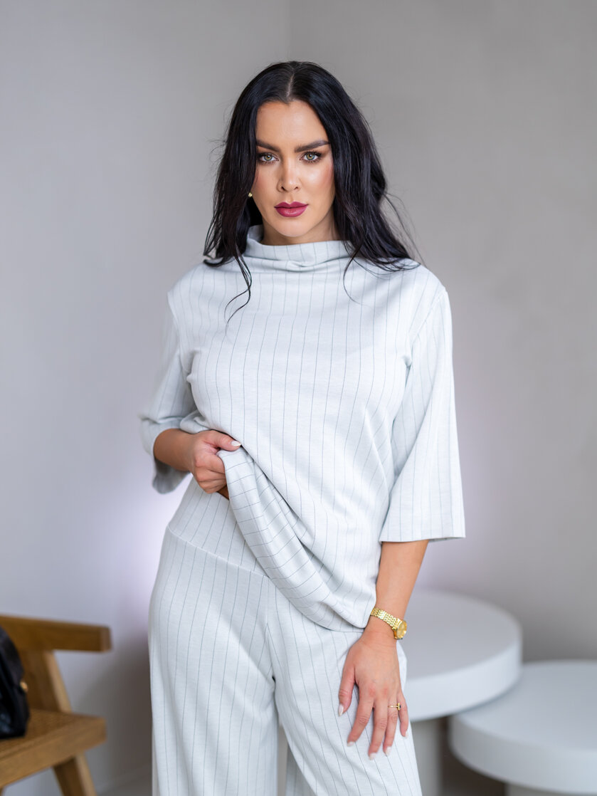 TOP “ELIZABETH” S PRINECHANÝM STOJAČIKOM A 3/4 RUKÁVMI