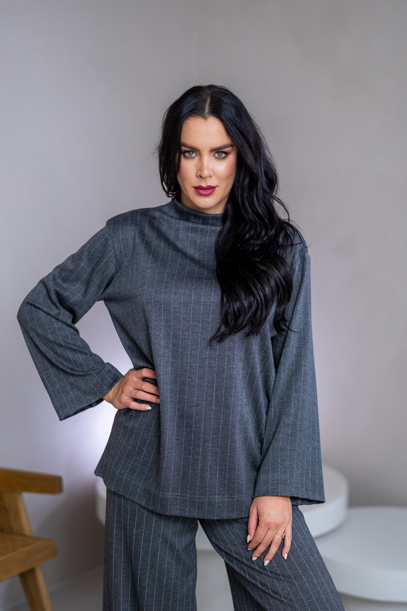 TOP “ELIZABETH” S PRINECHANÝM STOJAČIKOM A DLHÝMI RUKÁVMI