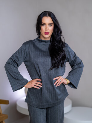 TOP “ELIZABETH” S PRINECHANÝM STOJAČIKOM A DLHÝMI RUKÁVMI