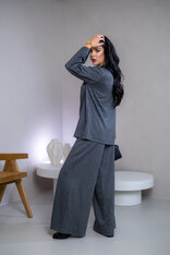 TOP “ELIZABETH” S PRINECHANÝM STOJAČIKOM A DLHÝMI RUKÁVMI