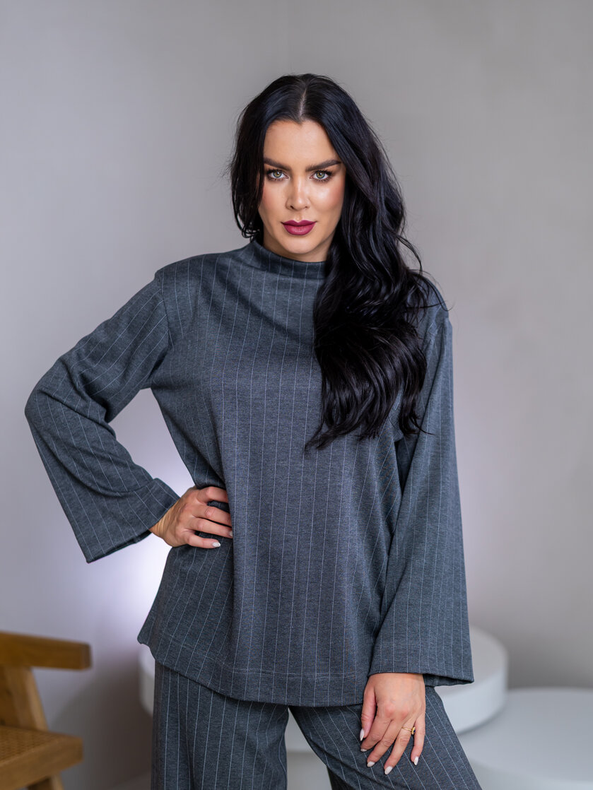 TOP “ELIZABETH” S PRINECHANÝM STOJAČIKOM A DLHÝMI RUKÁVMI