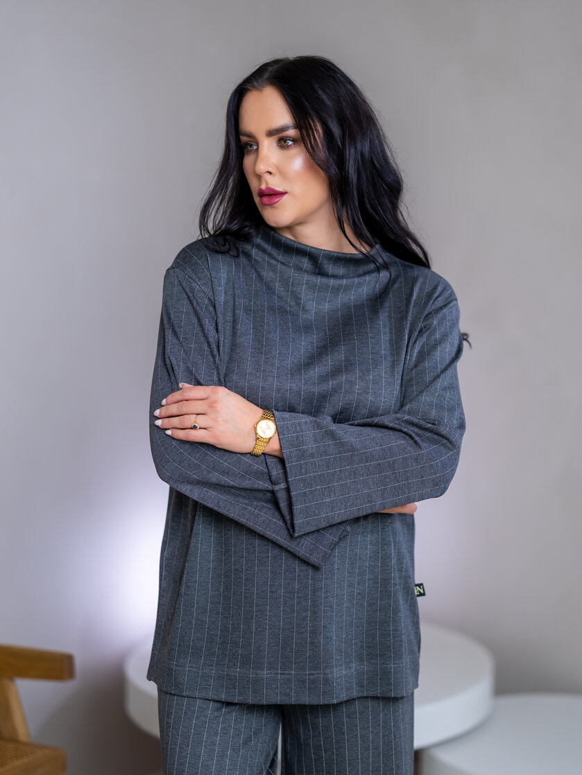 TOP “ELIZABETH” S PRINECHANÝM STOJAČIKOM A DLHÝMI RUKÁVMI