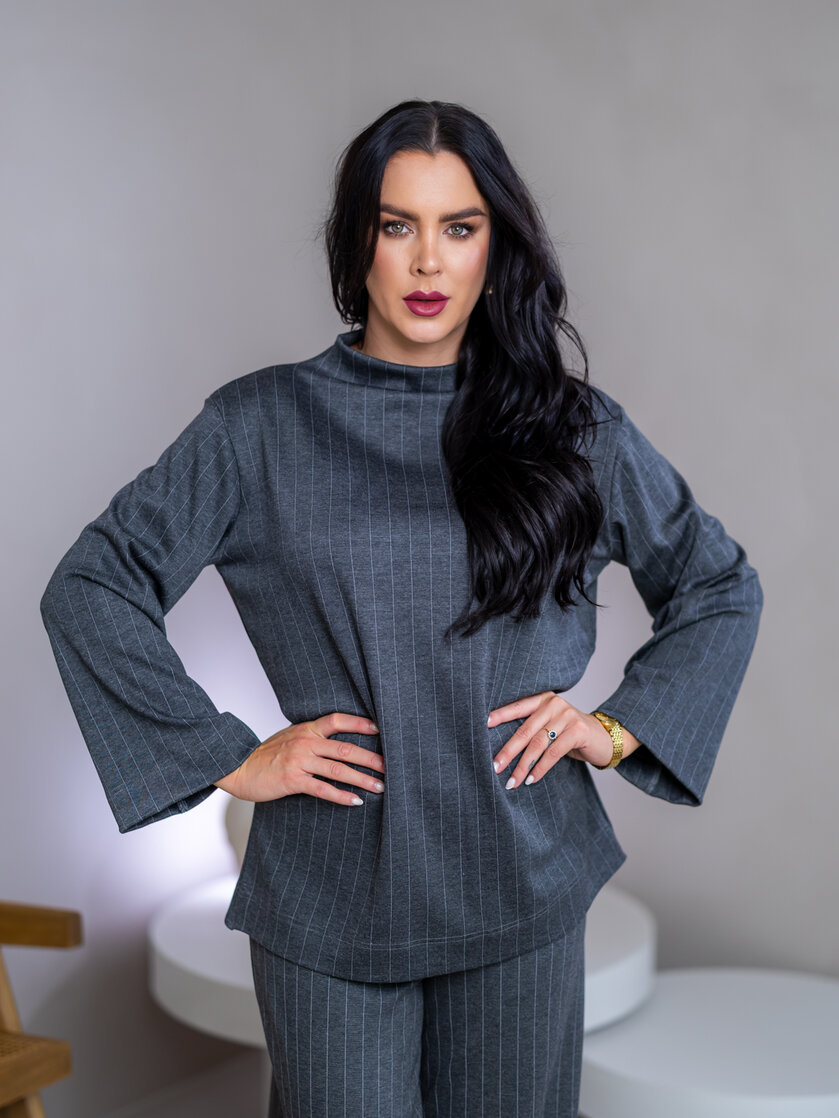 TOP “ELIZABETH” S PRINECHANÝM STOJAČIKOM A DLHÝMI RUKÁVMI