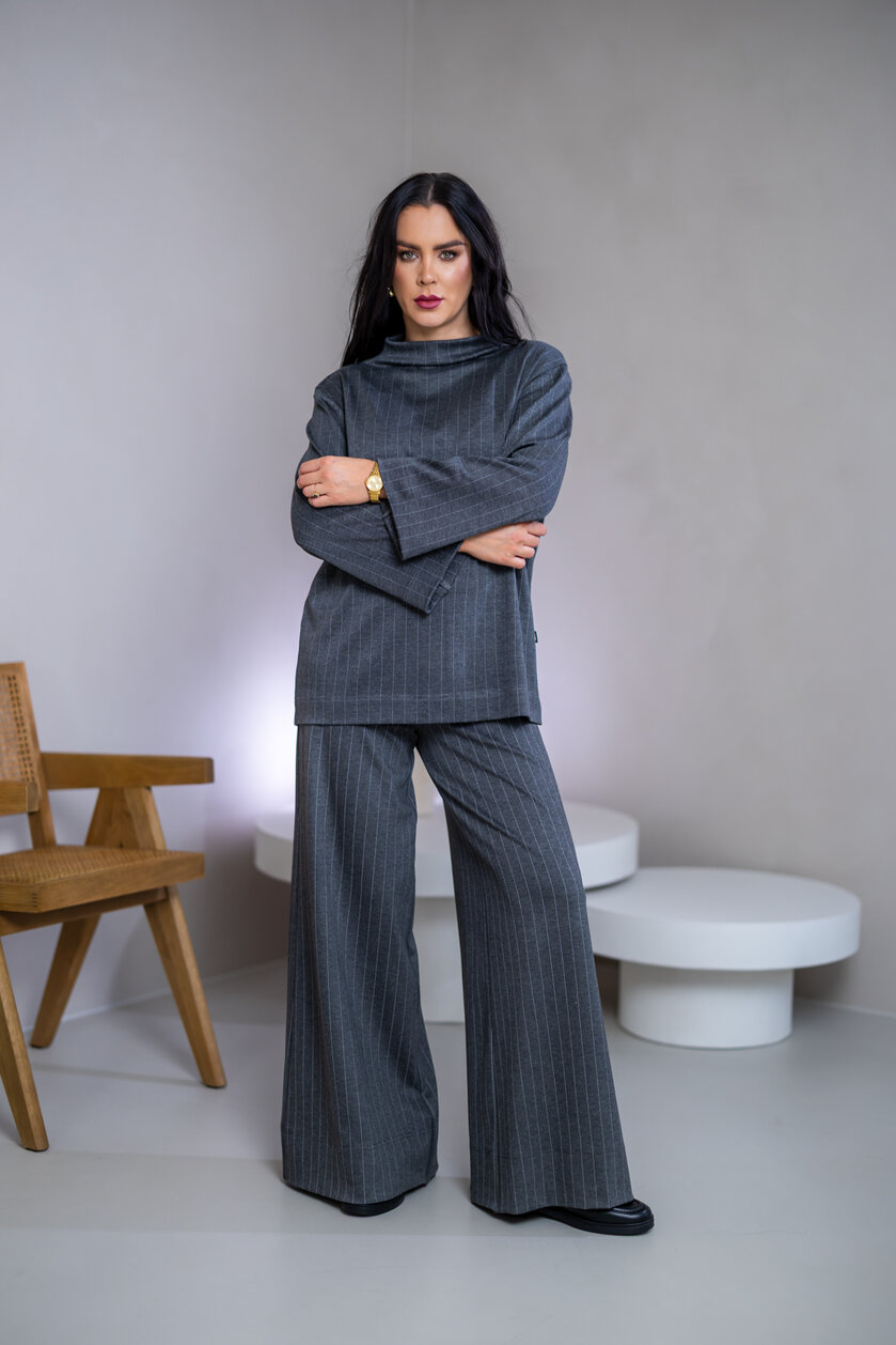 TOP “ELIZABETH” S PRINECHANÝM STOJAČIKOM A DLHÝMI RUKÁVMI