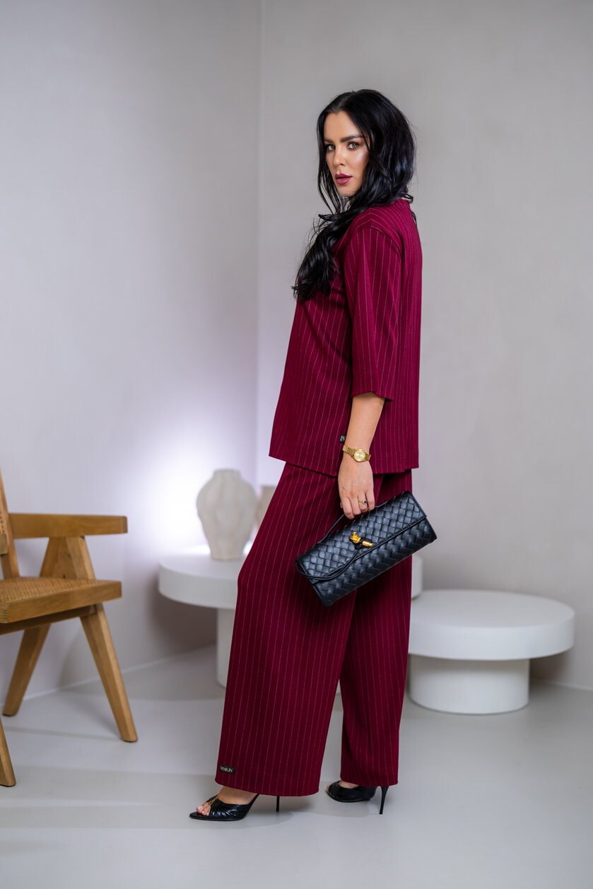 TOP “ELIZABETH” S VÉČKOVÝM VÝSTRIHOM A 3/4 RUKÁVMI