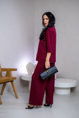 TOP “ELIZABETH” S VÉČKOVÝM VÝSTRIHOM A 3/4 RUKÁVMI