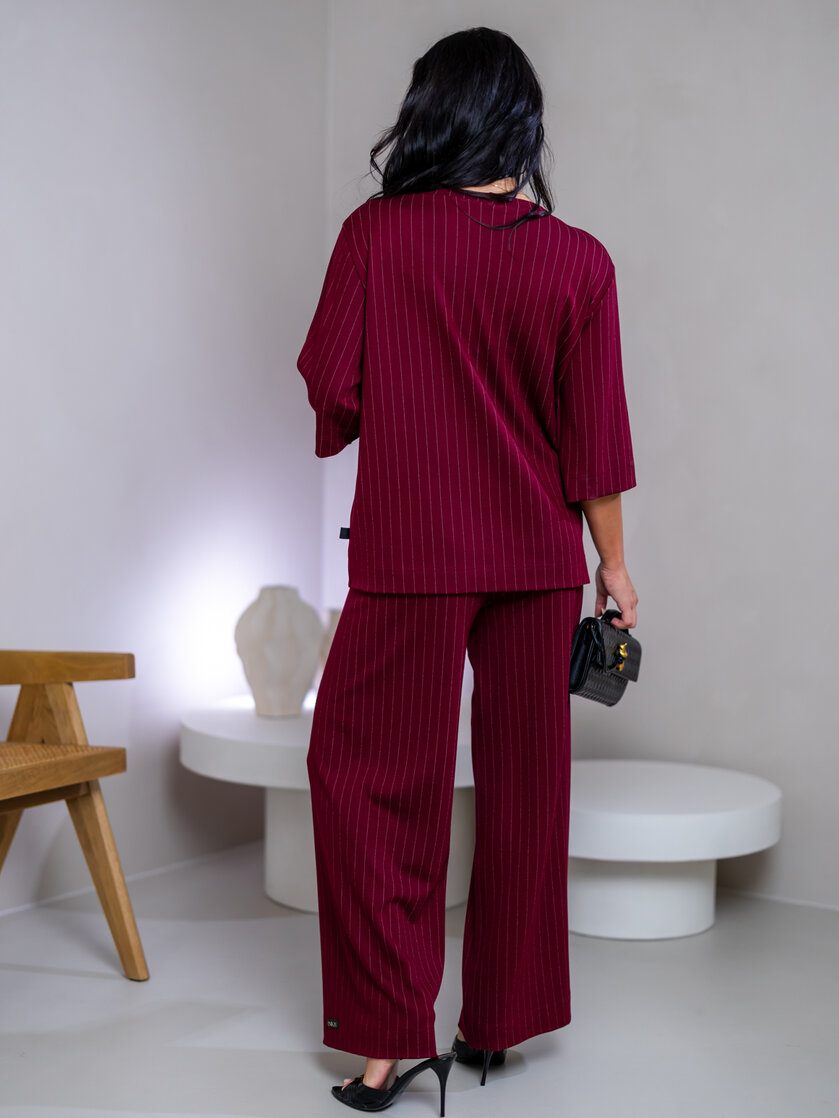 TOP “ELIZABETH” S VÉČKOVÝM VÝSTRIHOM A 3/4 RUKÁVMI