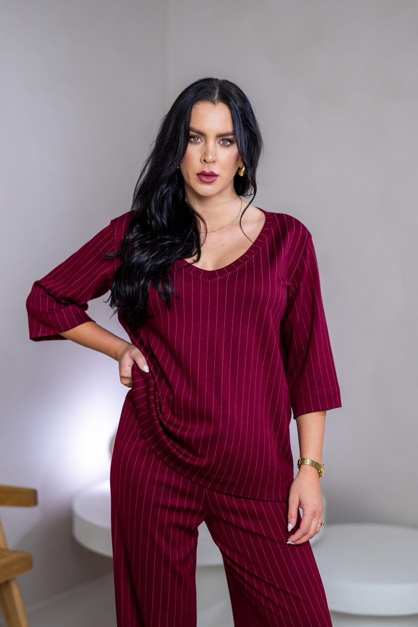 TOP “ELIZABETH” S VÉČKOVÝM VÝSTRIHOM A 3/4 RUKÁVMI