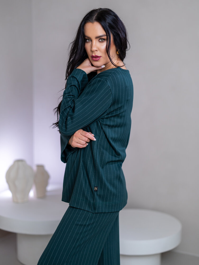 TOP “ELIZABETH” S VÉČKOVÝM VÝSTRIHOM A DLHÝMI RUKÁVMI