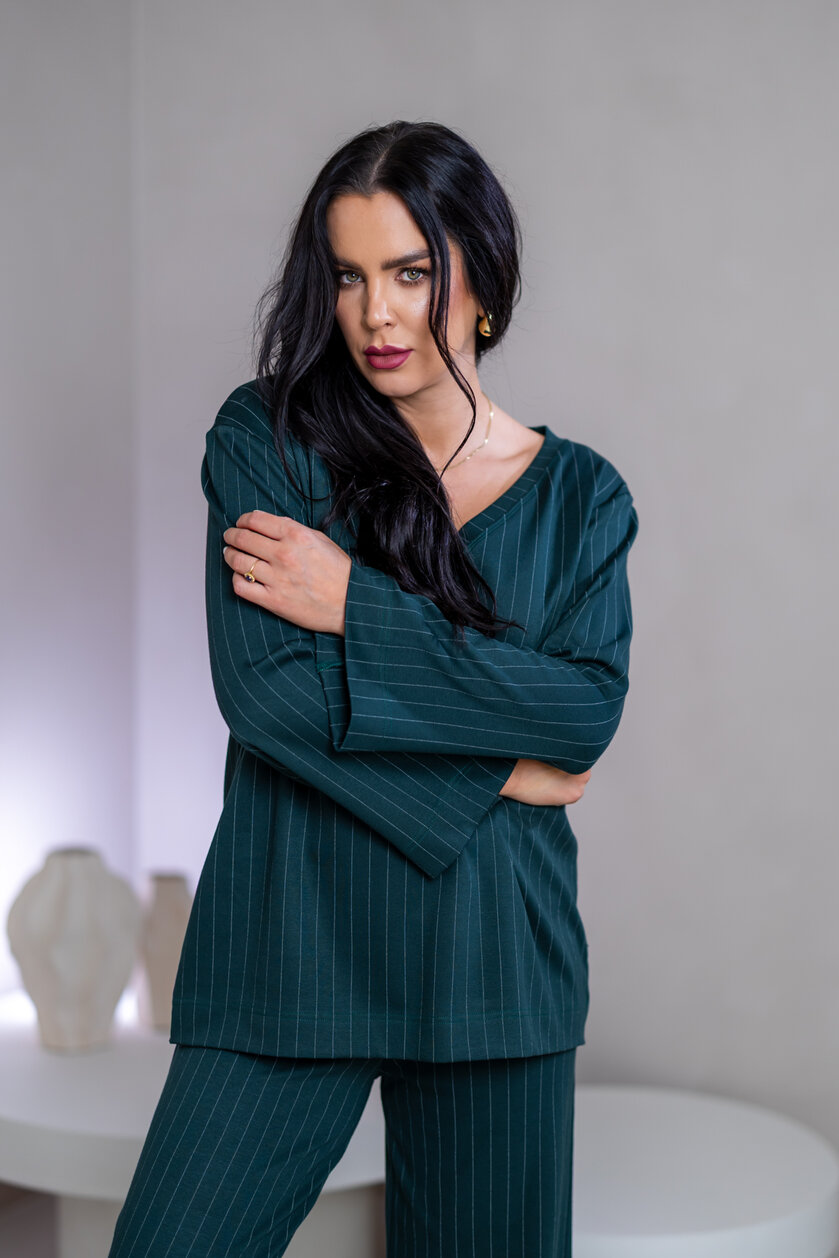 TOP “ELIZABETH” S VÉČKOVÝM VÝSTRIHOM A DLHÝMI RUKÁVMI