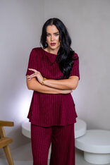 TOP “PATRICIA” - LODIČKOVÝ VÝSTRIH, PRILIEHAVÉ RUKÁVY