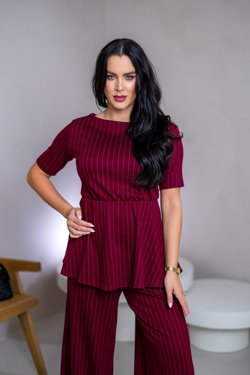 TOP “PATRICIA” - LODIČKOVÝ VÝSTRIH, PRILIEHAVÉ RUKÁVY