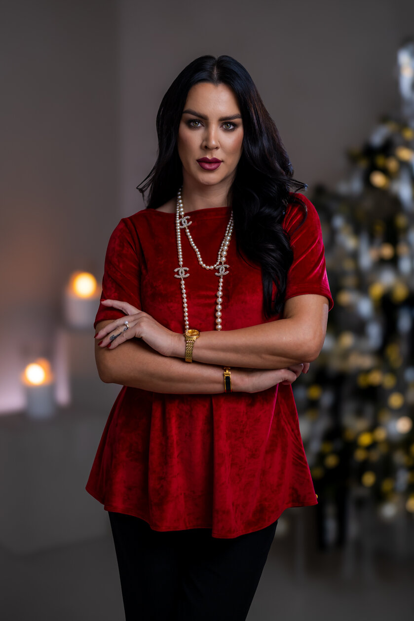 TOP “PATRICIA” - LODIČKOVÝ VÝSTRIH, PRILIEHAVÉ RUKÁVY