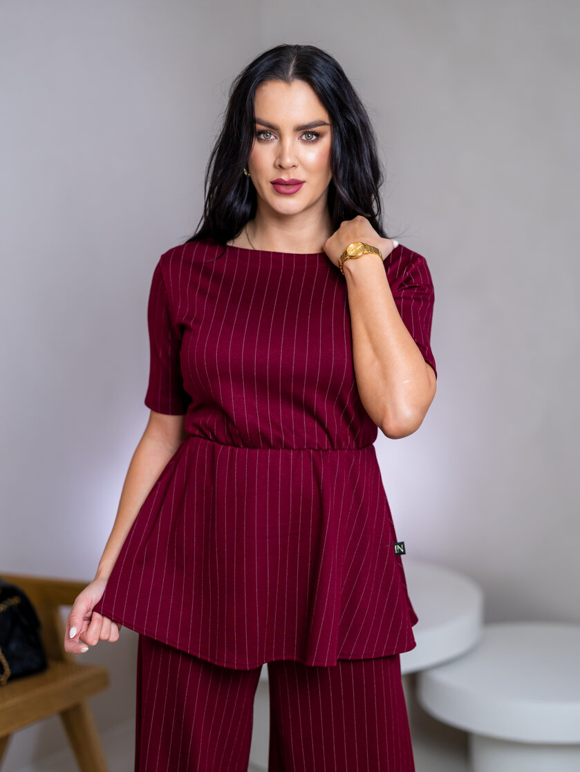 TOP “PATRICIA” - LODIČKOVÝ VÝSTRIH, PRILIEHAVÉ RUKÁVY