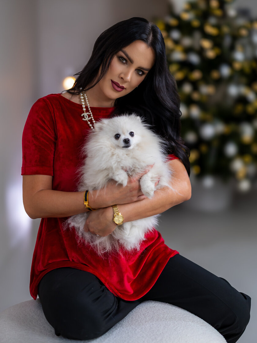 TOP “PATRICIA” - LODIČKOVÝ VÝSTRIH, PRILIEHAVÉ RUKÁVY