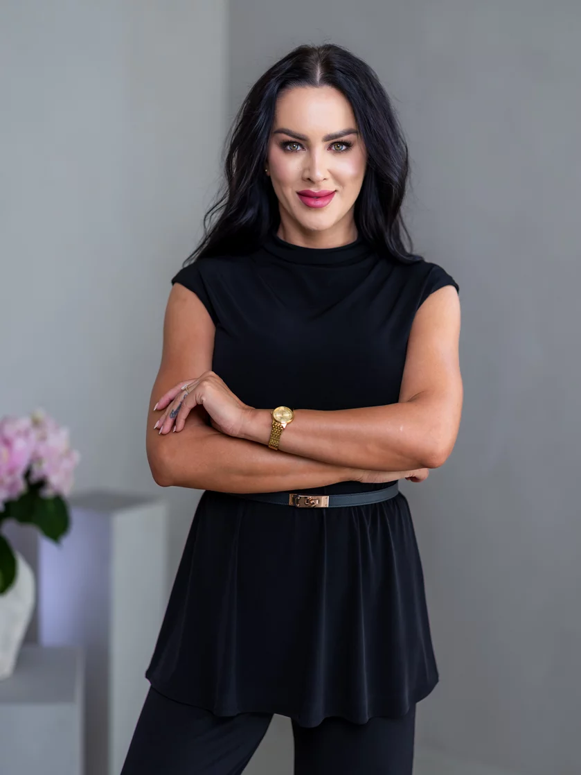 TOP “PATRICIA” - PRINECHANÝ STOJAČIK, PADNUTÉ PLECIA