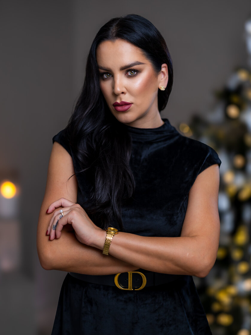 TOP “PATRICIA” - PRINECHANÝ STOJAČIK, PADNUTÉ PLECIA