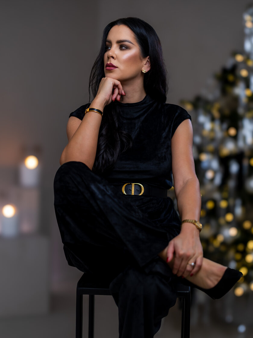 TOP “PATRICIA” - PRINECHANÝ STOJAČIK, PADNUTÉ PLECIA