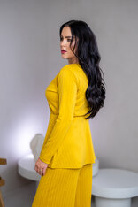 TOP “PATRICIA” - VÉČKOVÝ VÝSTRIH, PRILIEHAVÉ RUKÁVY