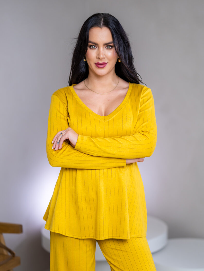 TOP “PATRICIA” - VÉČKOVÝ VÝSTRIH, PRILIEHAVÉ RUKÁVY