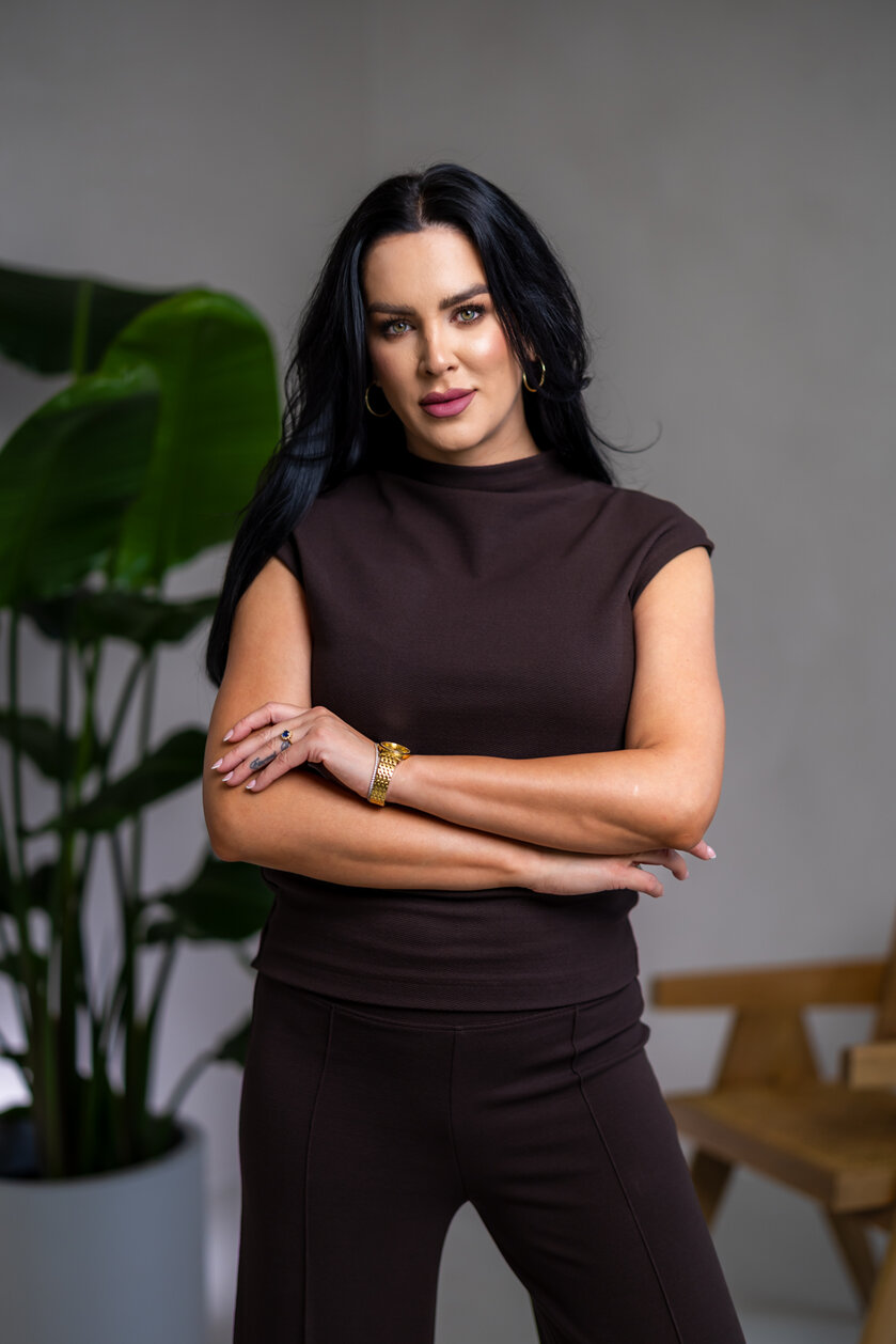TOP “VICTORIA” S PRINECHANÝM ROLÁKOM A PADNUTÝMI PLECIAMI
