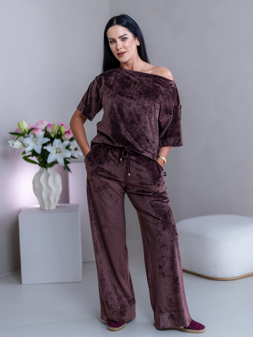 TRIČKO “MELANIE” S LODIČKOVÝM VÝSTRIHOM